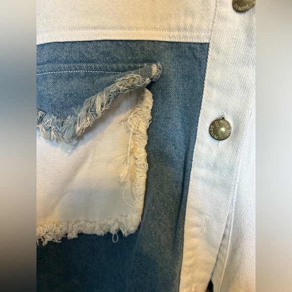 Miss Me Long Sleeve Colorblock Patched
Denim Button Up Shacket Size Large - Picture 6 of 9